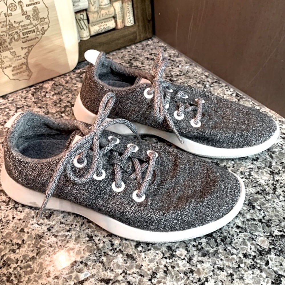 allbirds Women’s Wool Runners Sneakers Heathered Black and White Size 8